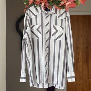 Men’s vintage western style, button-down wrangler shirt size 2X